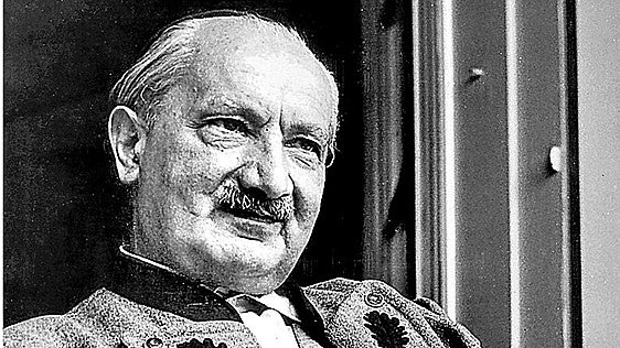 El hombre y la poesía en Heidegger