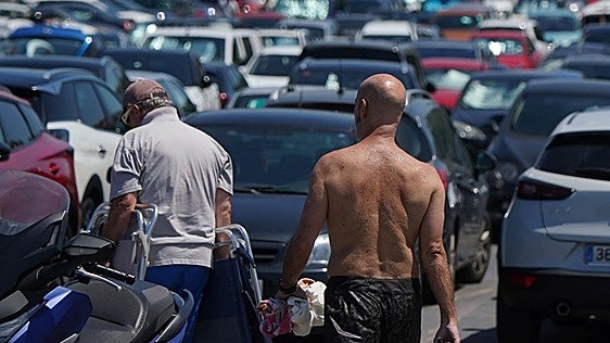 Revientan la barrera del parking de Laga mientras Gorliz se sume en el caos