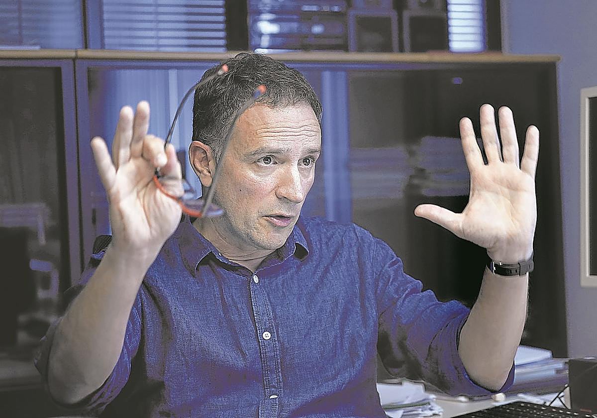Mitxel Lakuntza: «ELA no va a cambiar sus principios porque la plantilla de una empresa no esté conforme»
