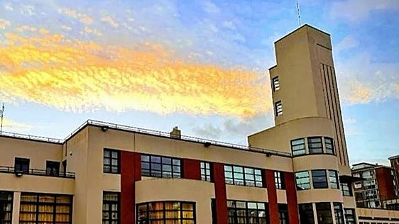 Colegios de Bilbao denuncian temperaturas de más de 35 grados: clases en el pasillo y antes a casa
