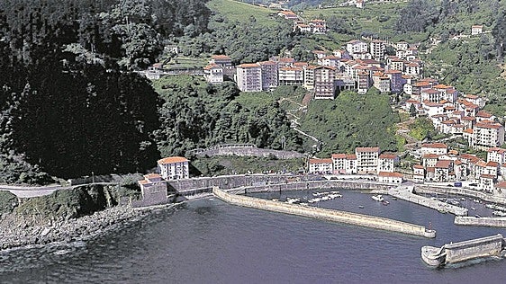 La ampliación del puerto de Elantxobe se atasca por la falta de interés de las constructoras