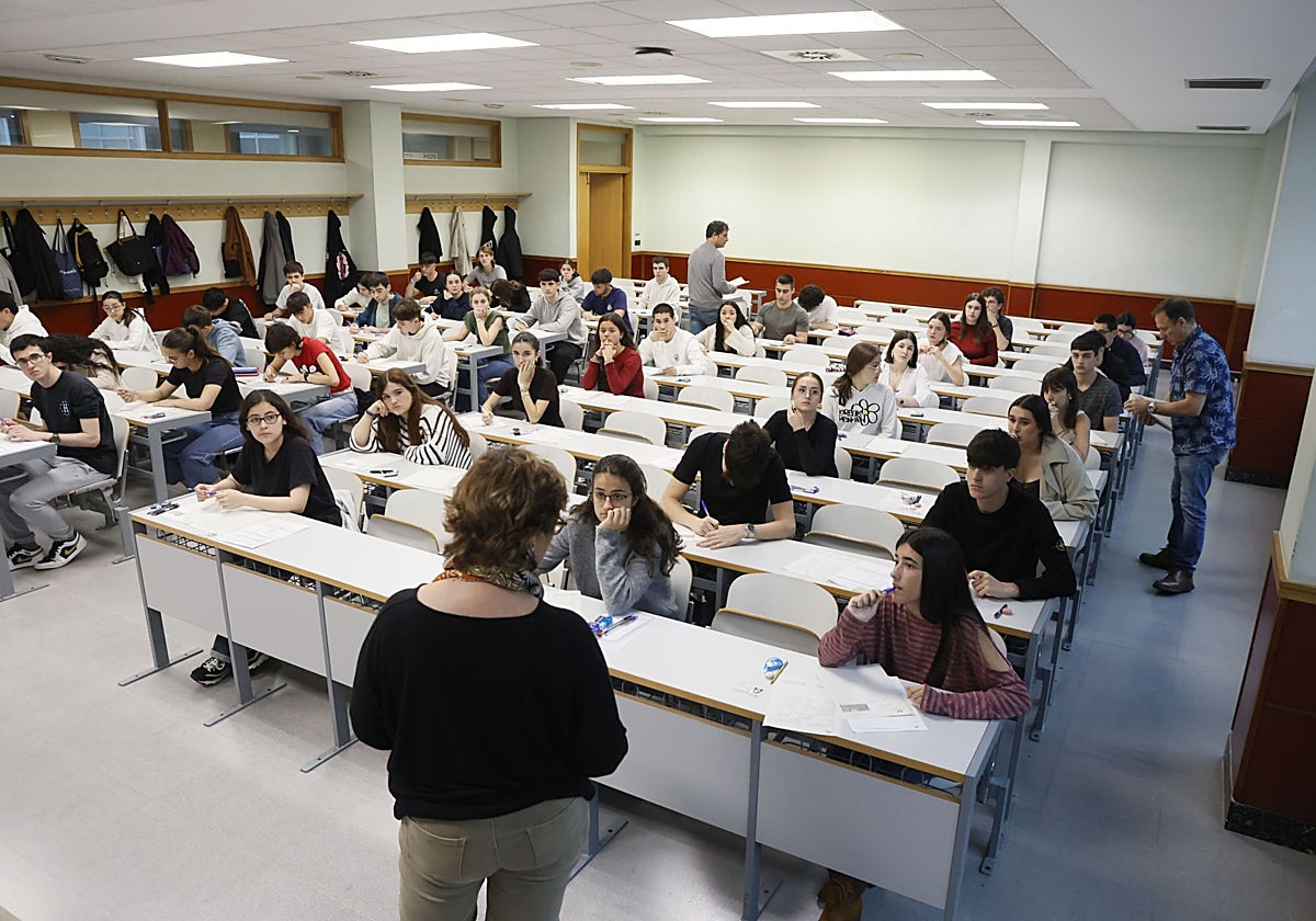 Euskadi es la quinta comunidad con menos sobresalientes en Selectividad