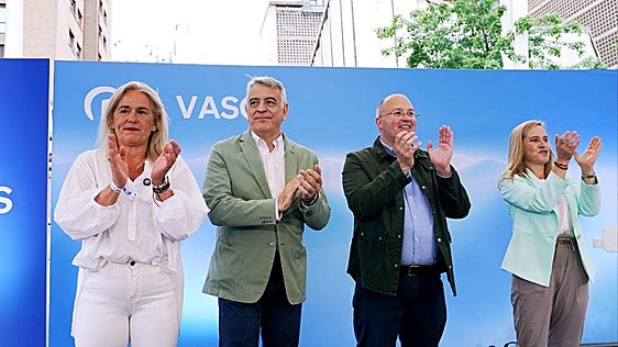 Tellado presiona al PNV: «O se sostiene a la mafia o se apoya un cambio de Gobierno»