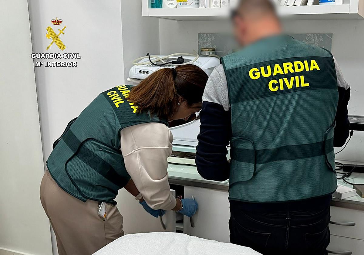 Detienen a cuatro personas en Bizkaia que suministraban bótox ilegal en peluquerías y pisos