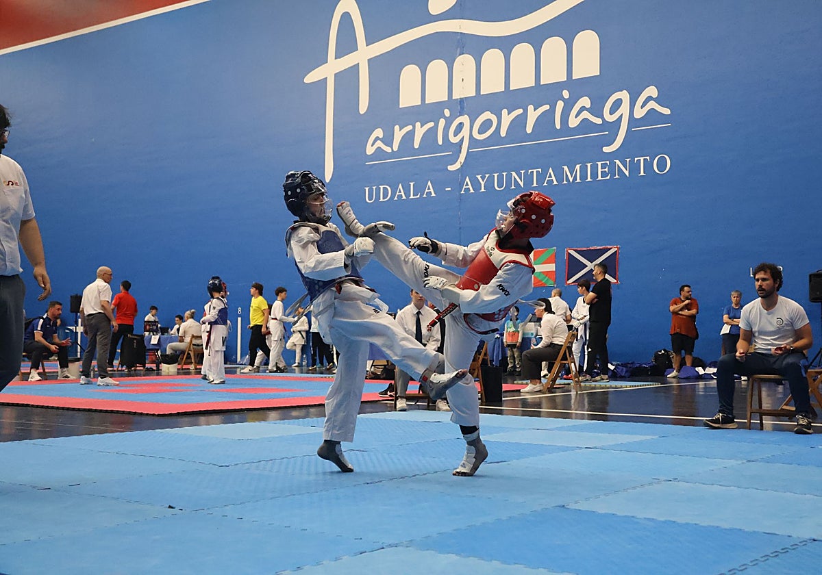 El evento reunió a taekwondistas procedentes de diferentes comunidades autónomas.