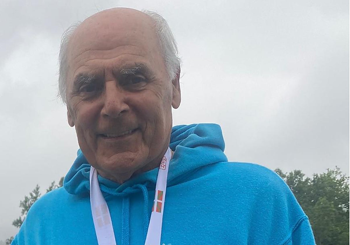 El atleta durangués José Luis Romero, ahora en su nueva categoría (M-80), donde por tercera vez consecutiva en esta temporada, rebaja unas décimas su propia marca.