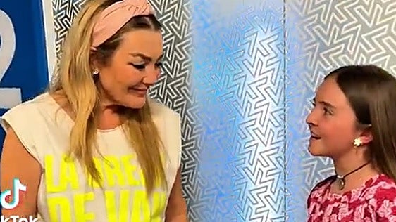 El tierno encuentro entre Amaia Montero y una niña en su último concierto en Madrid
