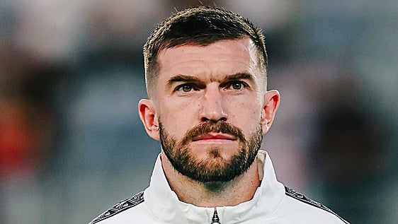 La curiosa historia Tim Payne, el futbolista «menos conocido del Mundial» que se ha viralizado y ya supera los 4 millones de seguidores