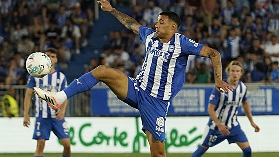Benavídez seguirá dos temporadas más en el Alavés