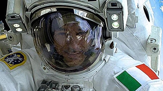 El piloto de la próxima misión espacial está vivo de milagro: casi se ahoga en un paseo espacial