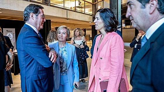 Bollos, carolinas y saludos coreanos... Así ha 'vendido' Bizkaia su potencial en Madrid