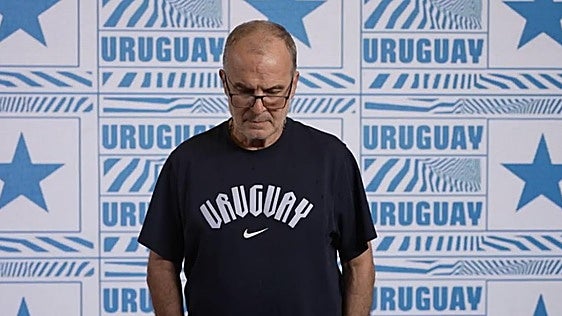 Bielsa se revuelve por su foto más polémica: «No soy modelo. No hice nada malo»