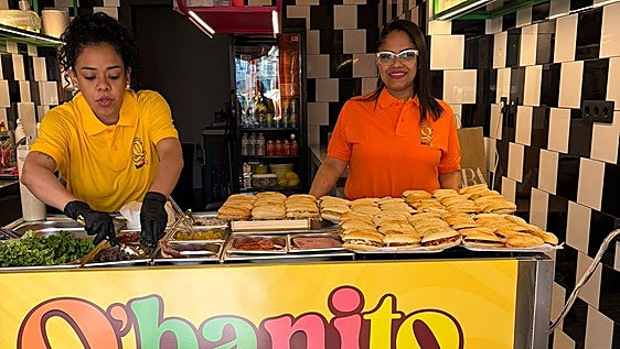 El antiguo local de Bokat de Fernando Canales se reinventa con los bocadillos colombianos de Johanna