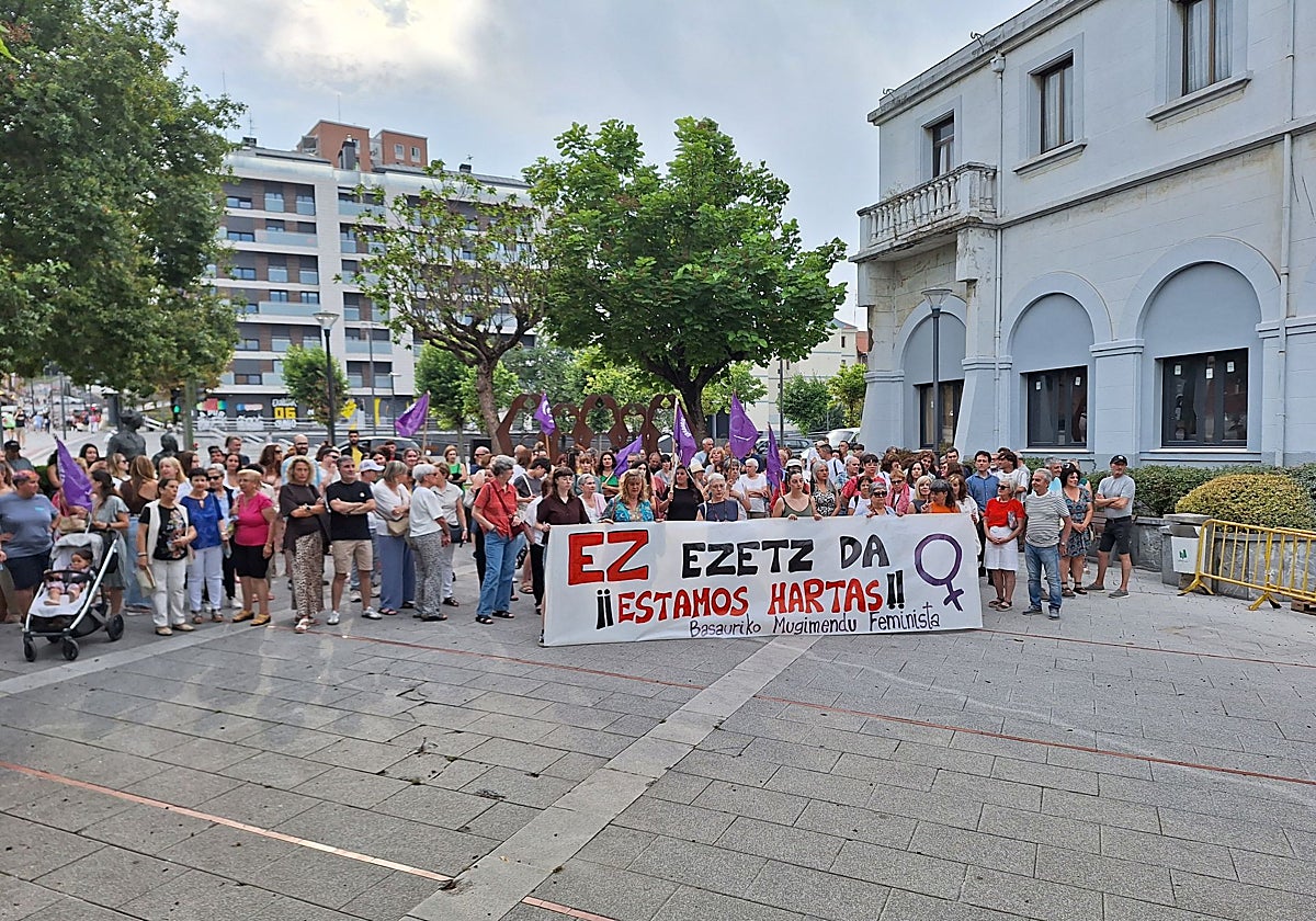 Concejales de todos los partidos estuvieron presentes en el acto.