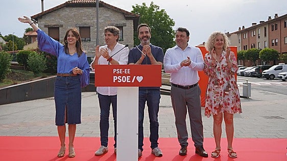 «Cabeza alta y conciencia tranquila»: Andueza reivindica la «limpieza y trayectoria» del PSE