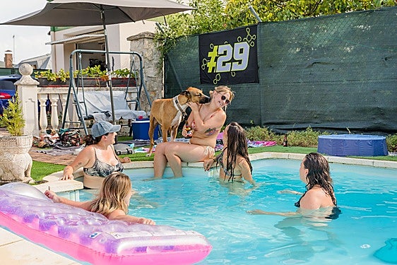 Pueblos al rojo vivo: menos hogueras y más piscinas