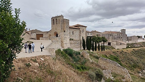 Visita al pueblo de Burgos más fotogénico donde los vecinos hacen de guías