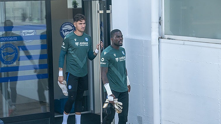 Owono y su salida del Alavés: «Quería tener la oportunidad de pelear por el puesto pero veía que no iba a ser así»