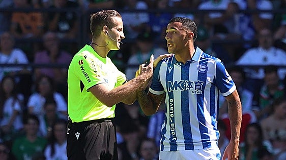 El Alavés se estira en su primer sprint