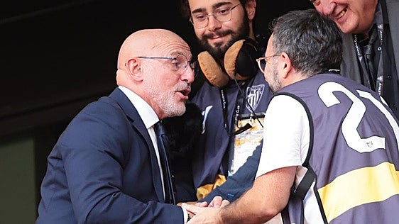 Luis de la Fuente critica los pitos en San Mamés en el homenaje a los tres campeones del mundo: «Siento pena, así de claro»