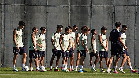 Iñaki Williams no entrena tras su golpe en el pie ante el Elche y es duda para el partido del miércoles