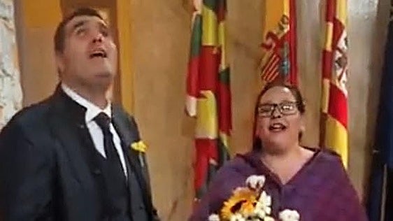 El periodista ciego de Huesca que cantó el himno del Athletic el día de su boda