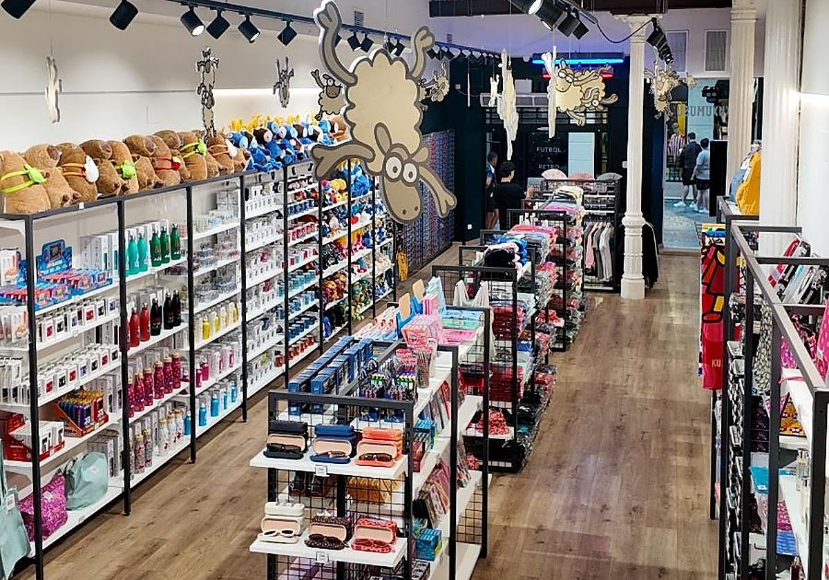 Kukuxumusu vuelve a Bilbao: una tienda de dos plantas y diseños inspirados en el Botxo