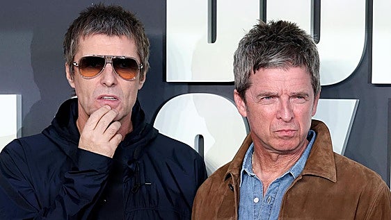 Oasis exhibe su reconciliación en Londres mientras guarda silencio sobre su regreso