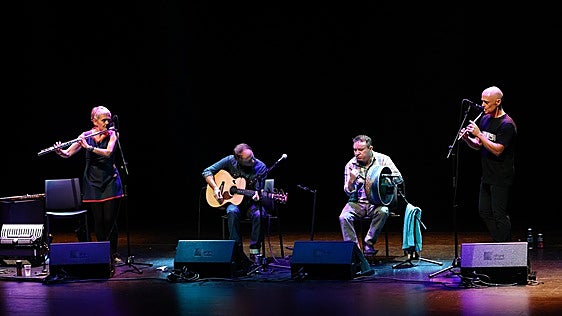 La 'juerga' acústica de Flook abriendo el 42º Getxo Folk