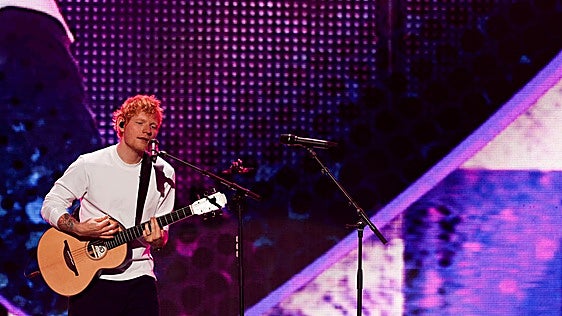 Cuatro artistas abandonan la gira de Ed Sheeran tras la expulsión de Macklemore por apoyar a Gaza