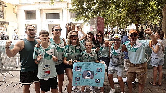 Ocho historias alrededor de la línea de meta del Ironman de Vitoria