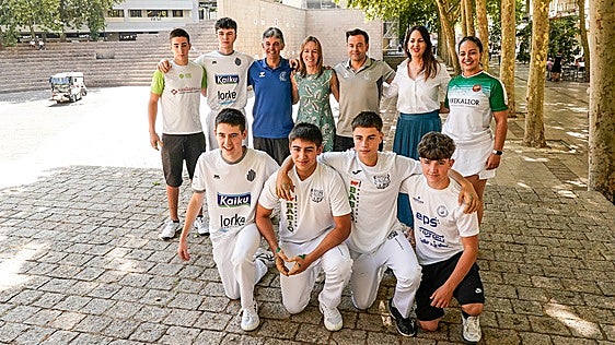 La pelota vasca toma el frontón de la Plaza de los Fueros por las fiestas de Vitoria