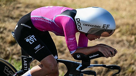 Polémica en el Tour de Francia: los jueces inspeccionan hasta los sujetadores de las ciclistas