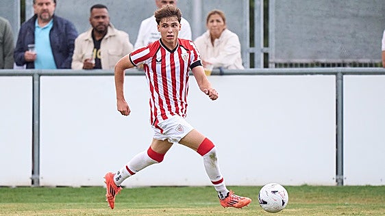 Adrián Lekuna, cedido en el Arenas desde Lezama
