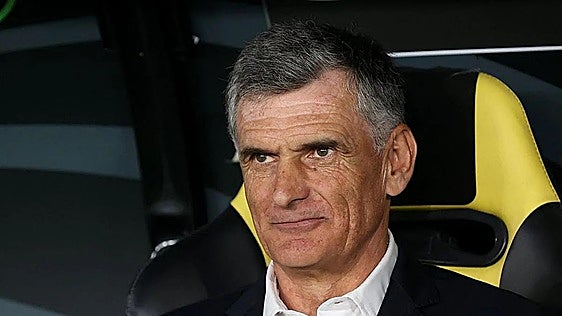 El Olympiacos cesa a Mendilibar pese a su histórico palmarés y ficha a Imanol Alguacil