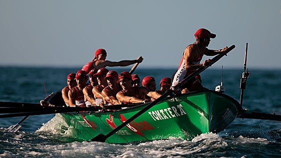 Deusto vuela en Bermeo y acaricia el ascenso