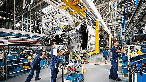 Cuatro de cada diez empresas vascas anticipan un deterioro de la economía este verano