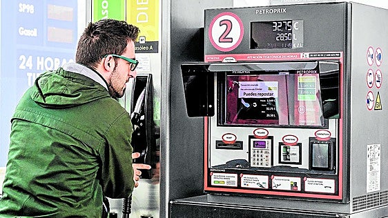 El número de gasolineras 'low cost' en Euskadi se duplica en los tres últimos años