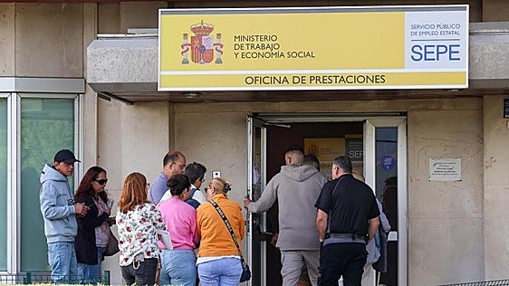 El SEPE permitirá cobrar el subsidio de mayores de 52 años con ingresos cercanos a los 1.000 euros mensuales