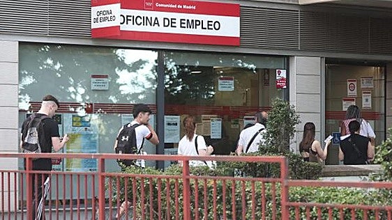 El aviso de un funcionario del SEPE sobre el subsidio para mayores de 52 años: «Si no puedes trabajar, no puedes cobrarlo»
