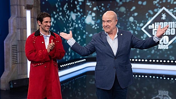 La 'pulla' de Pablo Motos a Antonio Resines: «Cada vez tienes menos cuello»