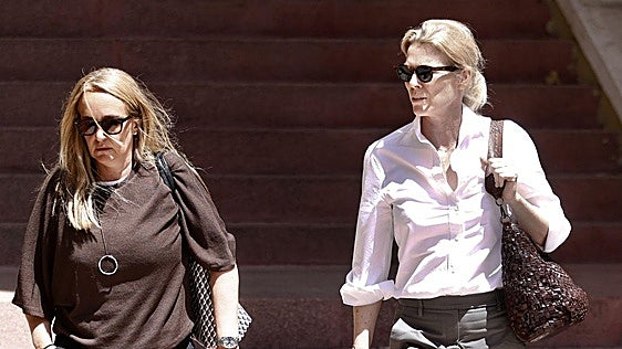 Estefanía Knuth, viuda de Isak Andic, asegura que el empresario pretendía reducir la herencia de sus tres hijos