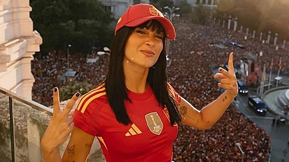 Aitana incendia las redes al pedir a Rosalia para la final del Mundial: «Ella tiene que estar»