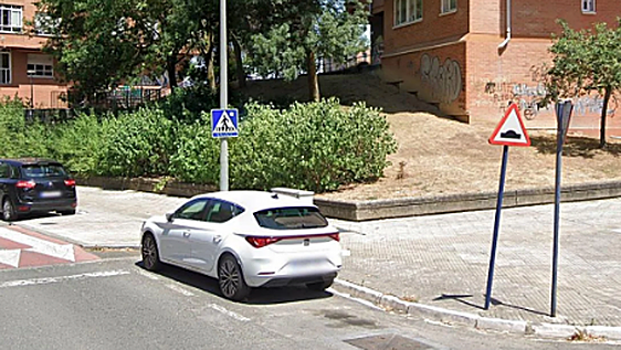 Vitoria contrata las obras de la rampa que salvará las barreras entre Los Astrónomos y Jacinto Benavente