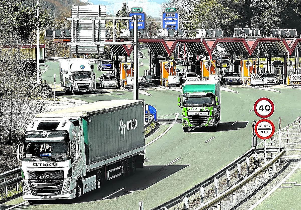 Actualmente Bizkaia ofrece una tarifa para los conductores que realicen más de quince viajes al mes que no puede superar los 35 euros