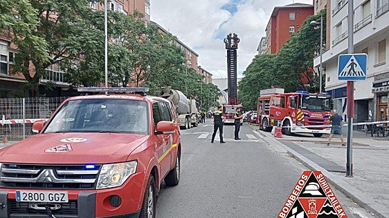 Cuatro atendidos por inhalación de humo en un incendio causado por un patinete eléctrico en un piso de Vitoria