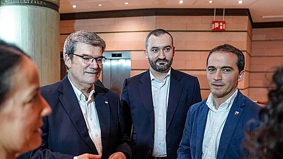 Mikel Hidalgo recibe el respaldo unánime de los batzokis de Bilbao y es ya el candidato oficial del PNV a la Alcaldía