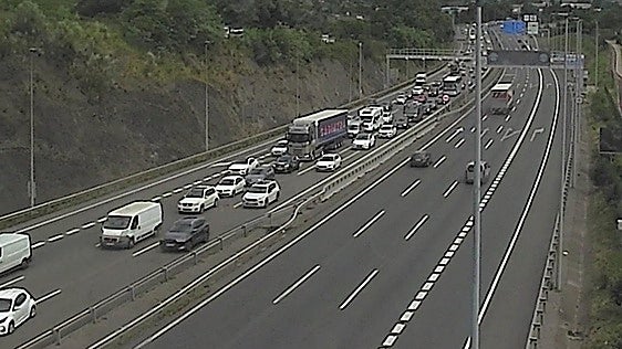 Finalizan las retenciones en la A-8 hacia Cantabria