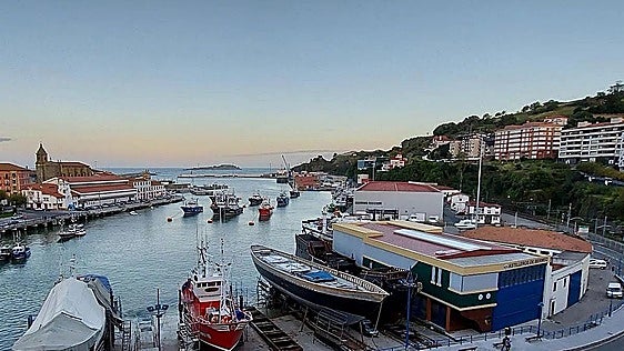 Puertos aprueba el plan especial que aleja la actividad del astillero del área urbana de Bermeo
