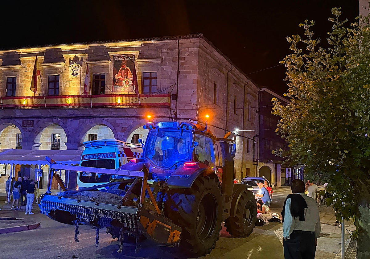 El niño vizcaíno atropellado por un tractor en Espinosa continúa muy grave